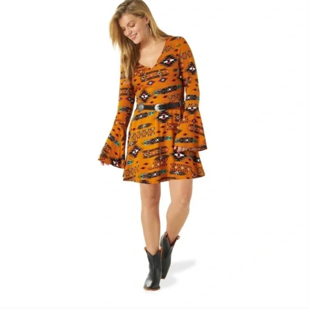 NWT Wrangler Retro Peekaboo Back Southwestern Long Sleeve Dress